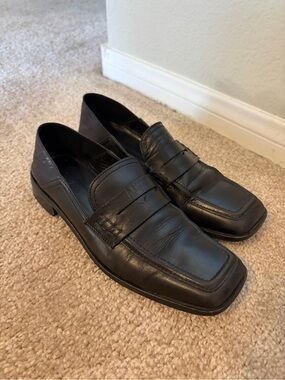 Massimo Dutti Black Leather Women's Penny Loafers